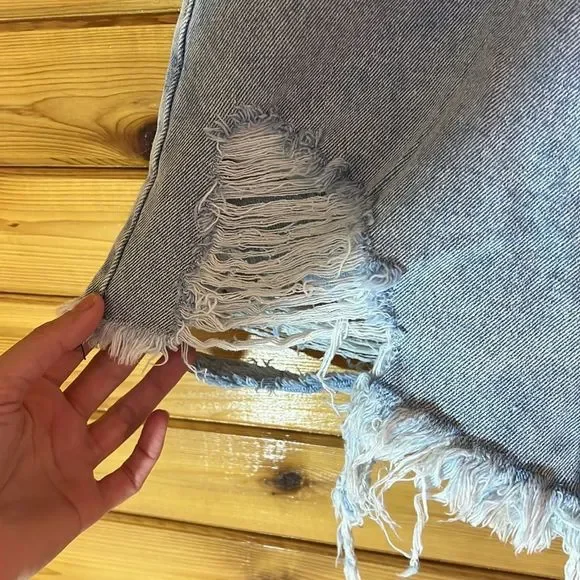 Sexy high rise bum rip jean shorts - Picture 6 of 10